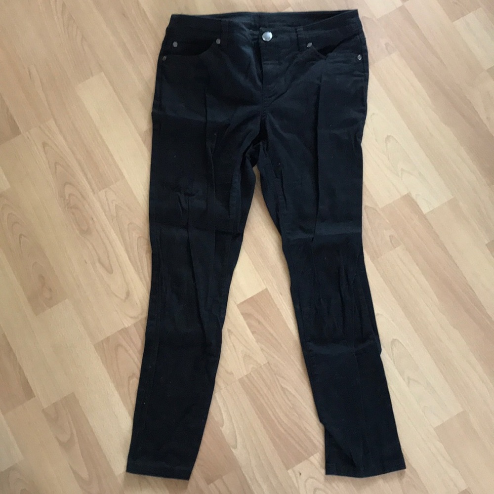 Skinny black jeans